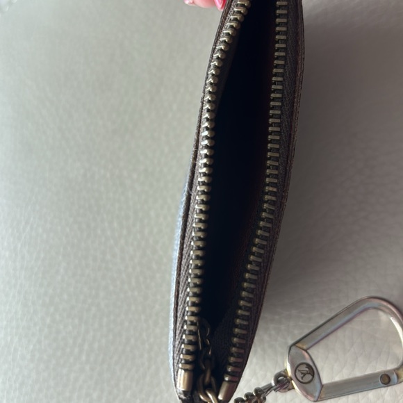 Louis Vuitton Key Pouch - Picture 6 of 8